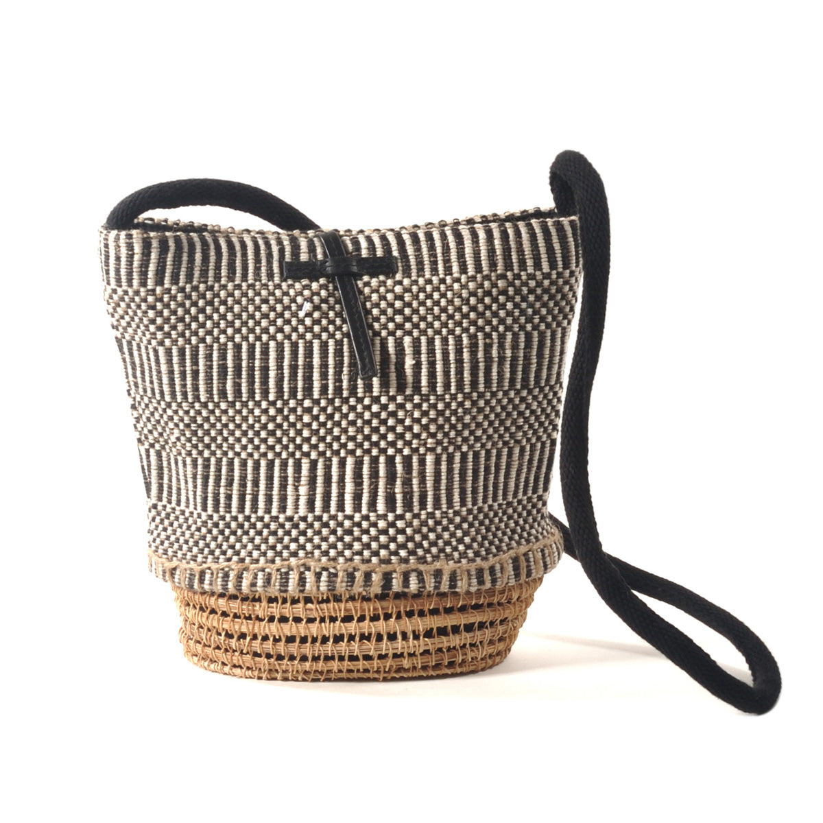 TARANGO(タランゴ) 【2022年春夏☆少量入荷!送料無料!】【FAIR TRADE/MADE IN BANGLADESH】ジュートショルダーかごバッグ(2柄)【フェアトレード/ショルダーバッグ/かごバッグ/夏バッグ/エコ/カジュアル/モノトーン】【手作り/HAND MADE】