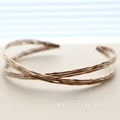 【2024-25年秋冬新作☆数量限定生産！】THE RING DESIGN FACTORY "Cross the line" Bracelet クロスデザイン ブレスレット(2 COLOR) 【クロスさせたデザイン 調整可能 マットな質感 ギフト】