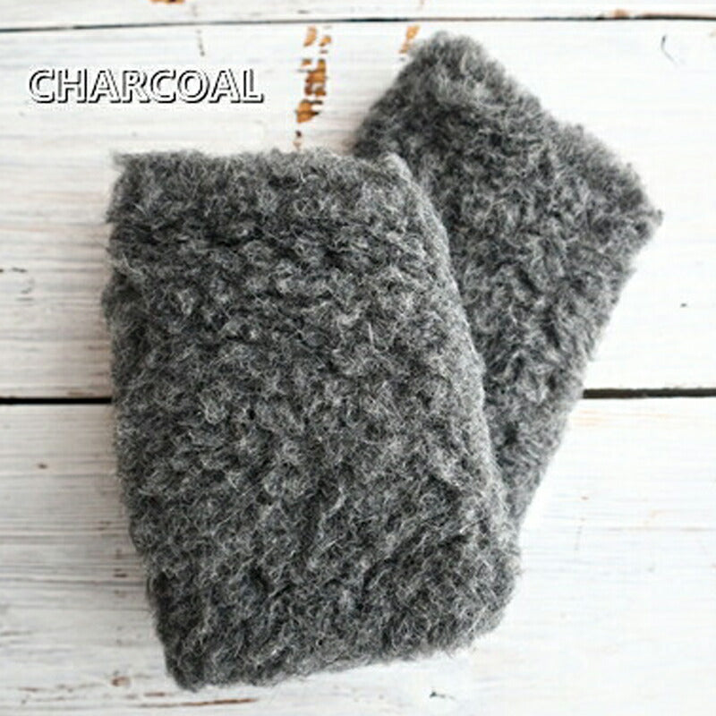 SHEEP BY THE SEA(シープバイザシー) HANDWARMERS ECO ハンドウォーマーズ エコ(4色)【少量入荷！ ウールパイル100％ ミトン 手袋 スマホ対応 防寒 ふわふわ 正規品 Made in Poland ポーランド製】【送料無料】