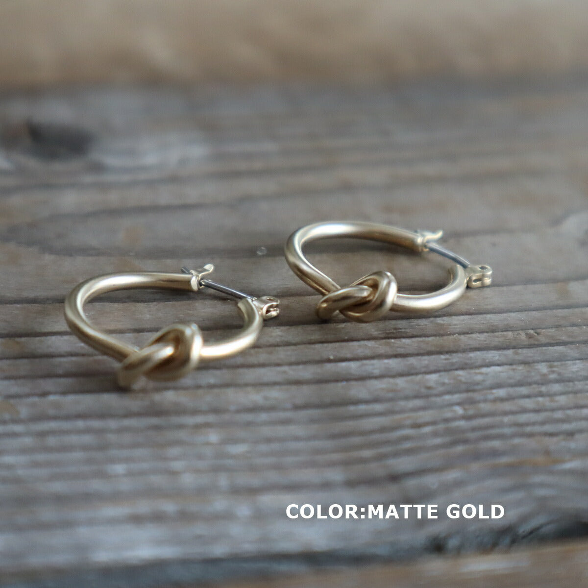 【2024-25年秋冬新作☆数量限定生産！】THE RING DESIGN FACTORY "Knot" Pierced earrings ノット(結び目)デザインピアス 【結び目がポイント マットな質感 キズが目立ちにくい ギフト】