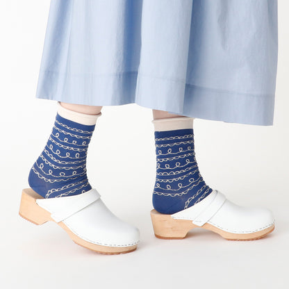 French Bull フレンチブル No.11-26123 マチネソックス(3色) 2026年春夏新作 宴 レディース 靴下 ガーランド 柄にはラメ糸を使用 シルケットの綿糸 日本製【追跡メール便送料無料】