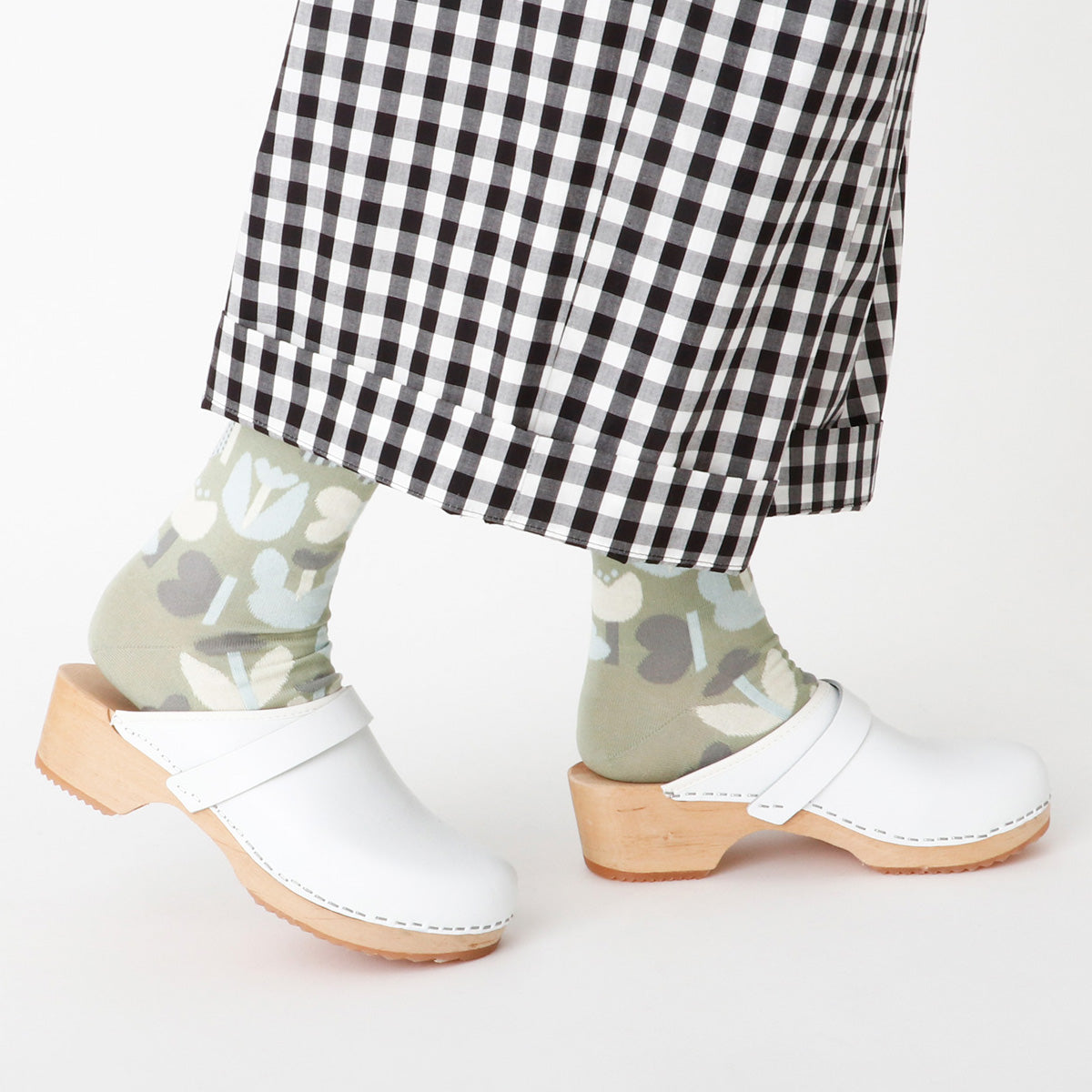 French Bull フレンチブル No.11-26122 プランタンソックス(3色) 2026年春夏新作 宴 レディース 靴下 お花や蝶のモチーフ スーピマ綿糸 日本製【追跡メール便送料無料】