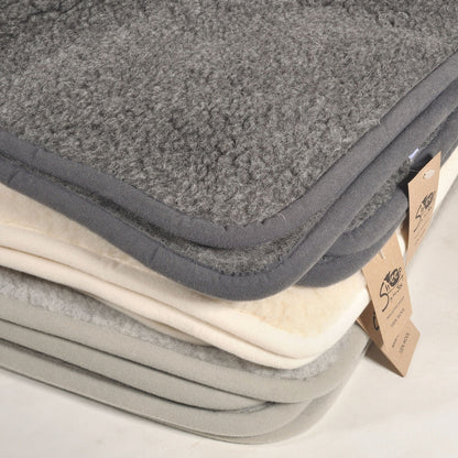 SHEEP BY THE SEA(シープバイザシー) WOOL BOA BLANKET 72x97cm(3色)【少量入荷！ ウールパイル100％ ブランケット ひざ掛け 毛布 防寒 正規品 Made in Poland ポーランド製】【送料無料】