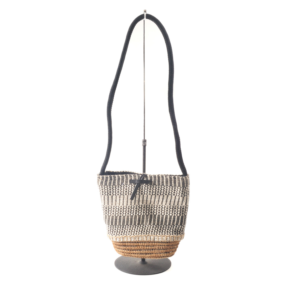 TARANGO(タランゴ) 【2022年春夏☆少量入荷！送料無料！】【FAIR TRADE/MADE IN BANGLADESH】ジュートショルダーかごバッグ(2柄)【フェアトレード/ショルダーバッグ/かごバッグ/夏バッグ/エコ/カジュアル/モノトーン】【手作り/HAND MADE】